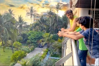 Hrithik Roshan Responds to Fan Asking if He's Smoking Cigarette in Pic with His Sons