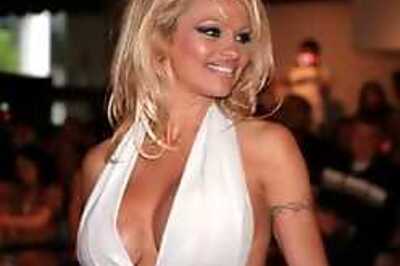 Does 'boobquake' really spark off a tremor?