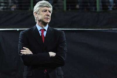 Wenger feels serene before strange United trip