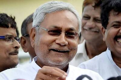 Nitish slams BJP for hobnobbing with MNS in Maharashtra