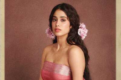 Janhvi Kapoor Looks Straight Out Of A Painting Draped In A Handwoven Saree