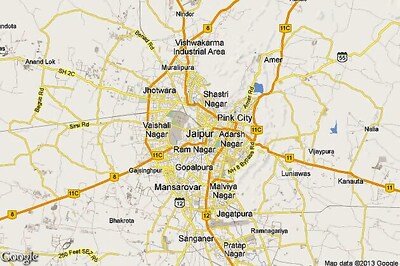 Three die, four injured as building collapses