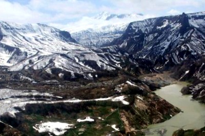 Eight Feared Dead, 2 Seriously Injured as Tourist Helicopter Crashes in Russian Far East