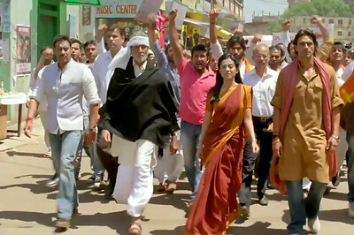 'Satyagraha' has essence of Mahatma Gandhi, Hazare: Prakash Jha