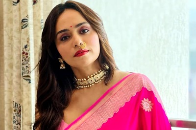 On Amuruta Khanvilkar's Picture, Husband Himanshu Malhotra's Comment a Winner