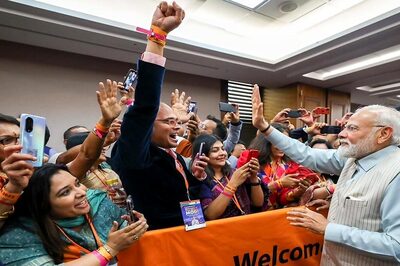 Dhols, Rakhis, Ceremonial Welcome: PM Modi Meets Indian Diaspora in South Africa | WATCH