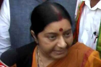 Indian MPs led by Sushma Swaraj on Lanka visit