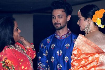 Rekha Kisses Arpita Khan at Starry Diwali Party, Salman Khan Skips Bash Amid Death Threats | Watch