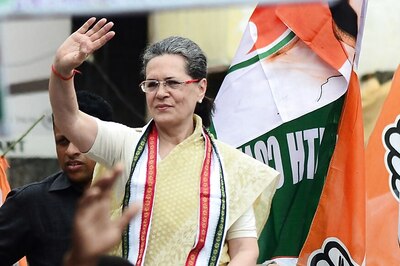 Congress ka Haath, Aam Aadmi ke Saath 2.0? Extending Hand to Migrants, Sonia's 'Plan Resurrect' at Work