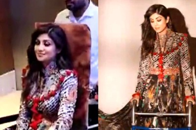 Shilpa Shetty Looks in Pain As She Arrives With Broken Leg in Wheelchair at Event; Video Goes Viral