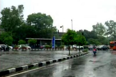 Heavy Rains Lash Delhi-NCR as Orange Alert Issued, Traffic Jams and Flooding in Several Areas