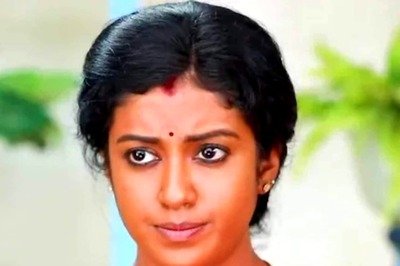 Actress Roshni Haripriyan Likely to Leave Barathi Kannamma
