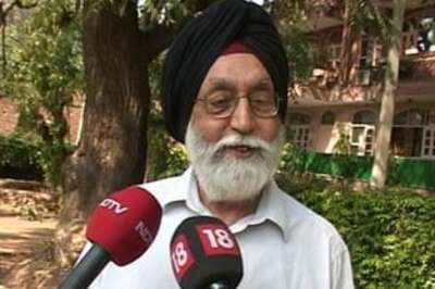 Cricket scores over politics; India-Pak T20 match on