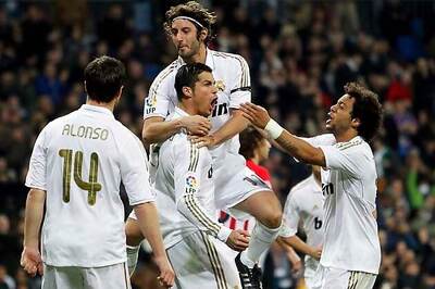 Out of Copa, Real turn to league title chase