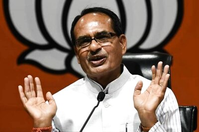 Dhoni Symbolizes Courage of Youths from Small Towns, Says MP CM Shivraj Singh Chouhan