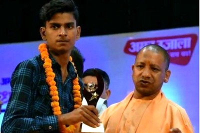 Cheque Given to Class X UP Board Rank Holder by CM Yogi Bounces, Student Ends up Paying Penalty