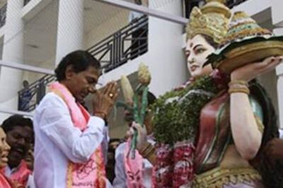 Give Telangana now or face revolt: KCR