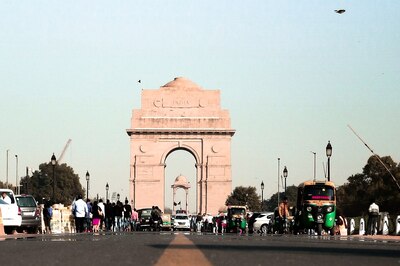 Sunny Morning in Delhi, Maximum Temperature Likely to Settle at 32°C