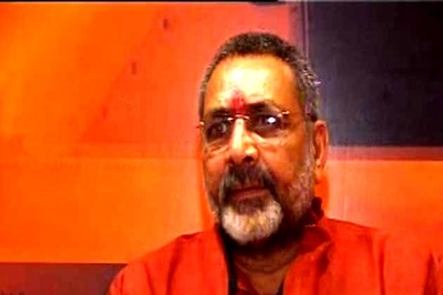 Joint team of Bihar and Jharkhand police raid Giriraj Singh's house to arrest him