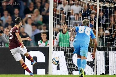 Miralem Pjanic nets double as Roma defeat Napoli 2-0