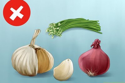 How to Avoid Feeding Your Cat Harmful People Foods