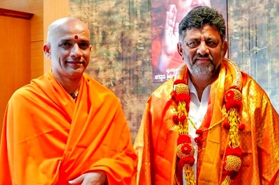 Clearing the DKS for CM Post? Amid Vokkaliga Push, Camp Says Even Lingayats Prefer Shivakumar