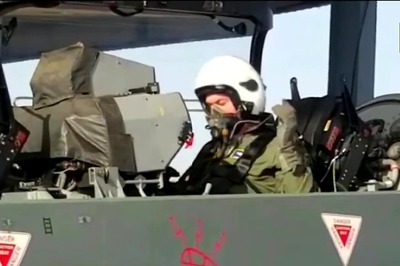 US Air Force Chief Flies in India's Combat Aircraft Tejas