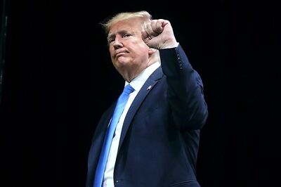 Trump Brings 2 Officers He Cleared of War Crimes Onstage at Florida Fundraiser