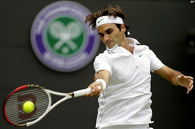 Federer storms into 3rd round of Wimbledon