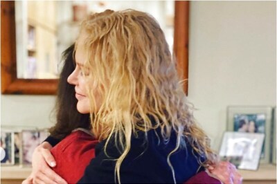 In Pics: Nicole Kidman, Mother Hug it Out as They Meet After Eight Months