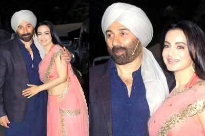 Ameesha Patel Hugs Sunny Deol As They Promote Gadar 2, Fans Cheer For 'Tara Singh and Sakeena'