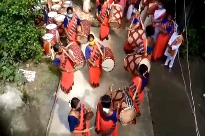 Bengal's Women Dhakis are Drumming up Enthusiasm in Upcoming Durga Puja amid Coronavirus Crisis