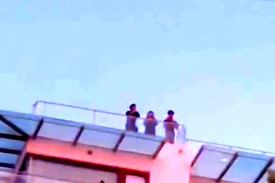 Shah Rukh Khan Seen For FIRST Time Since Jawan's Release, Spotted on Mannat's Rooftop; Watch