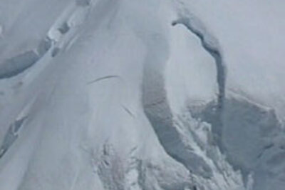 Second avalanche in J-K kills one, 13 rescued