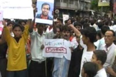 Kolkata: Mob-cops clash over death of Muslim man