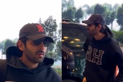 Kartik Aaryan Spotted At Mumbai Airport, Heads To New Delhi For Bhool Bhuliayaa 3 Title Song Launch