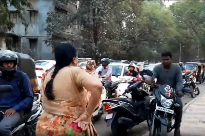 WATCH: Video of Elderly Woman Stopping Bikers on Footpath in Pune Goes Viral, Anand Mahindra Applauds