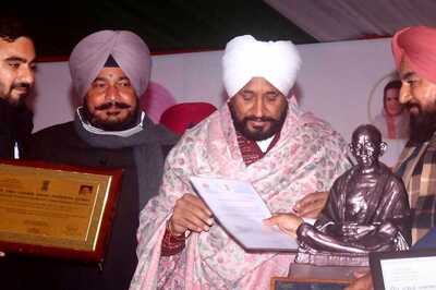 Punjab Elections 2022: Response to PM Security Row Tips the Scales in Channi's Favour Against Sidhu as Congress Mulls Rotational CM Deal