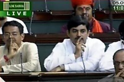 MPs take to Gandhigiri, stop talking to Speaker