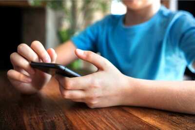 Jharkhand Teen Spots Childhood Home During Video Call, Reunites with Family After 13 Years