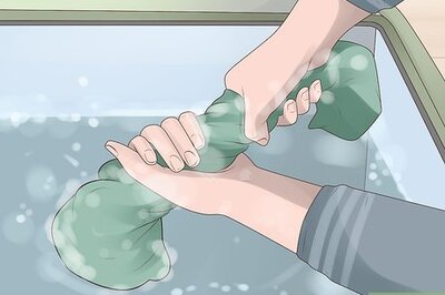 How to Hang Clothes on a Balcony