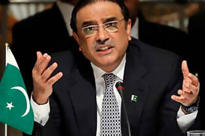  Zardari hands over control of Pak nukes to Gilani