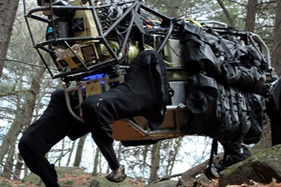 'Lean, Mean Fighting Machine': Army to Get Robotic Mules, Jetpack Suits, Tethered Drone Systems, Jammers