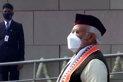 PM Modi Wears Cap from U'khand, Dons Flower Used During Kedarnath Pooja | Details on His R-Day Attire