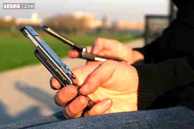 Retired police officer in US shoots at man who was texting during a movie