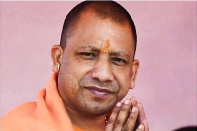 Keep an Eye on Activities of Middlemen During Paddy Procurement: Adityanath to Officials