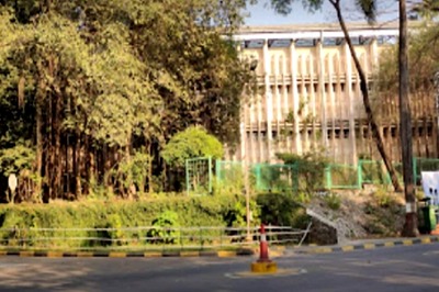 IIT Bombay Gets 2 Flats in Donation by Late Founding Faculty Member’s Family