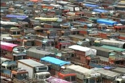 Truck strike enters 8th day, government scurries