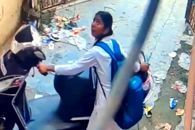 Dhoom 4? Varanasi Girl Takes off With Scooter After Owner Hands Her Keys to Move the Vehicle