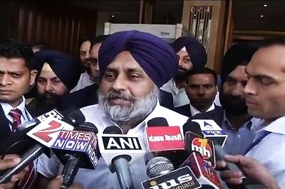 AAP Ridicules Sukhbir for Promising to Buy Land in US, Canada for Farmers